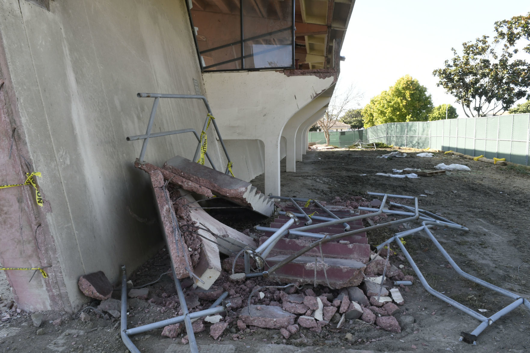 112219 Lompoc pool demolition 05.jpg